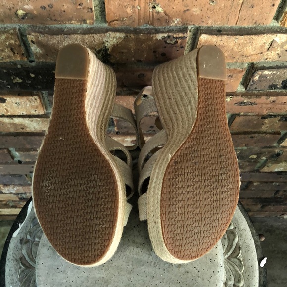 Micheal Kors size 10 wedges - Picture 6 of 7